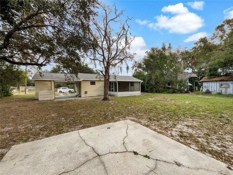 A home in WINTER HAVEN