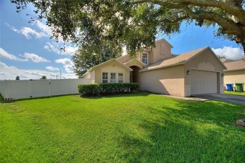 A home in WINTER HAVEN