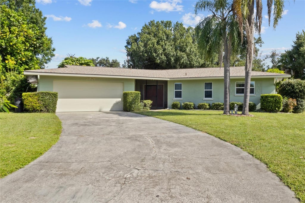Photo of 3921 Pin Oaks Street, Sarasota, FL 34232 (MLS # A4707862)