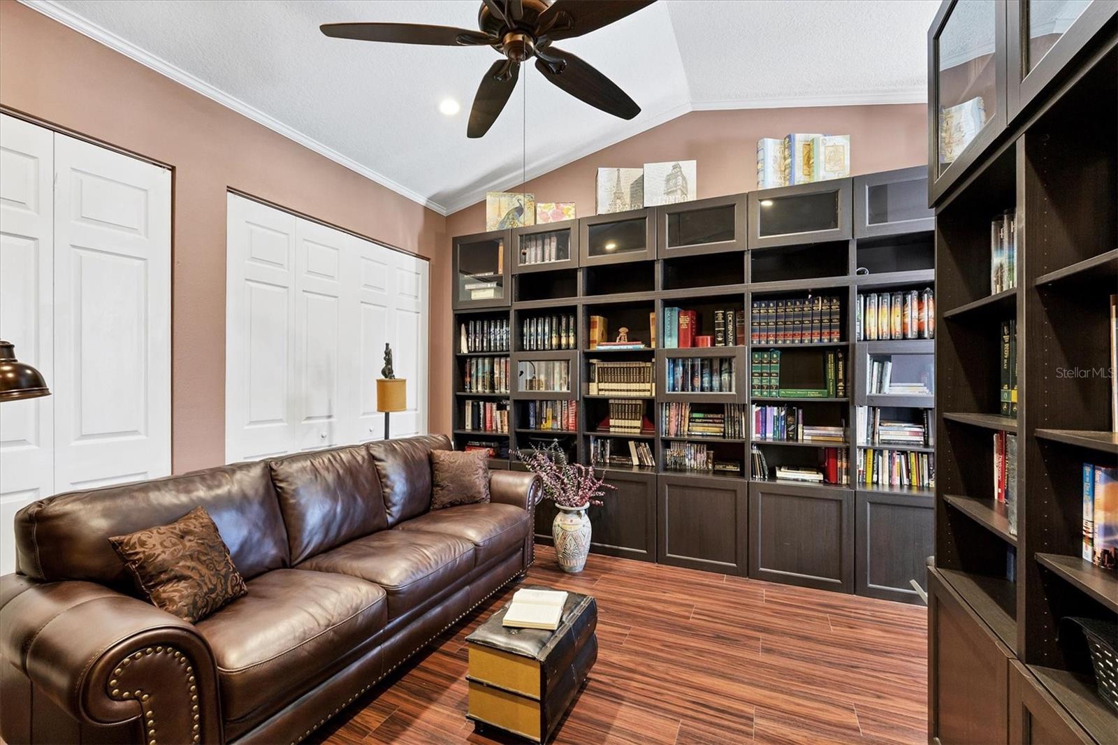 GROVE POINTE UNIT 1 - Residential
