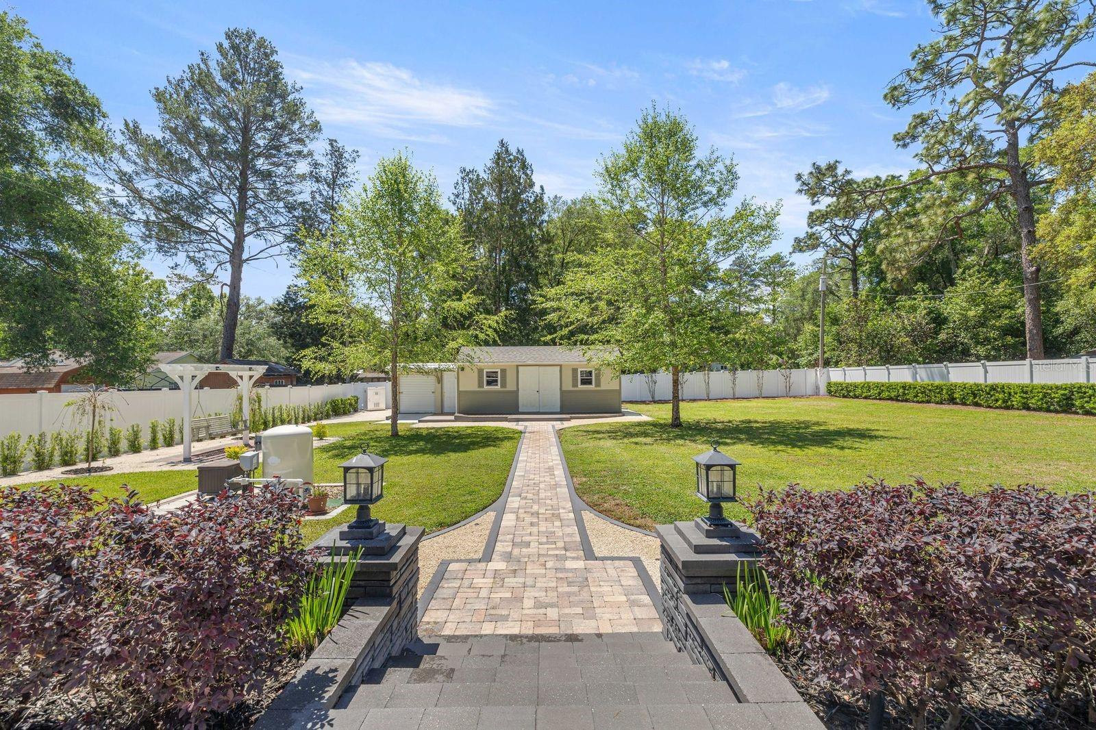 RAINBOWS  END ESTATE - Residential