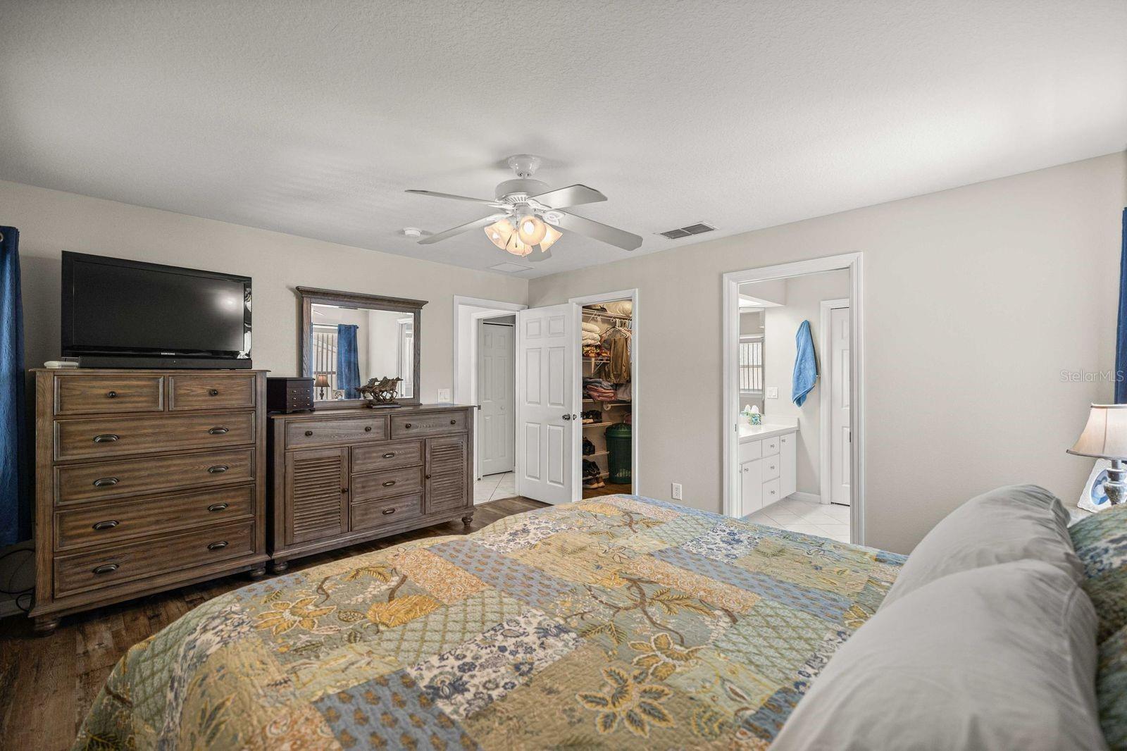 RAINBOWS  END ESTATE - Residential