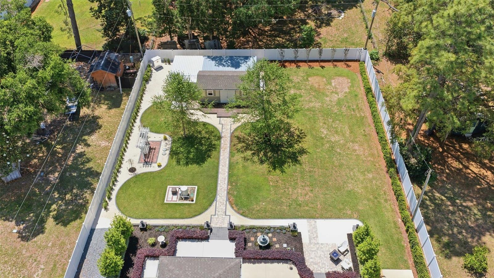 RAINBOWS  END ESTATE - Residential