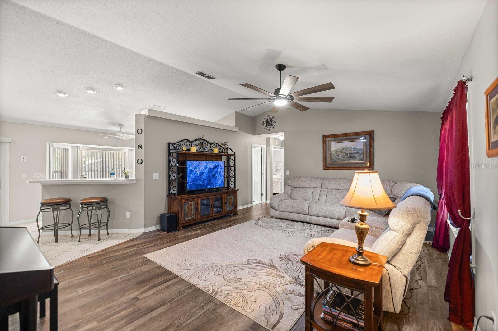 RAINBOWS  END ESTATE - Residential