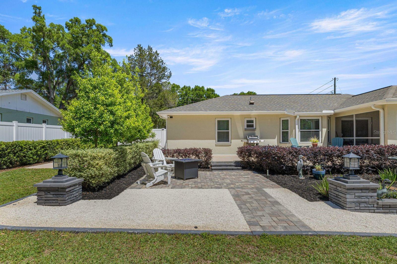 RAINBOWS  END ESTATE - Residential