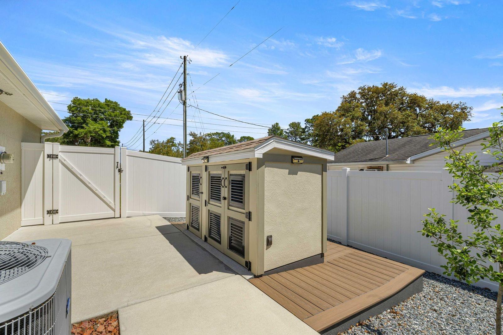 RAINBOWS  END ESTATE - Residential