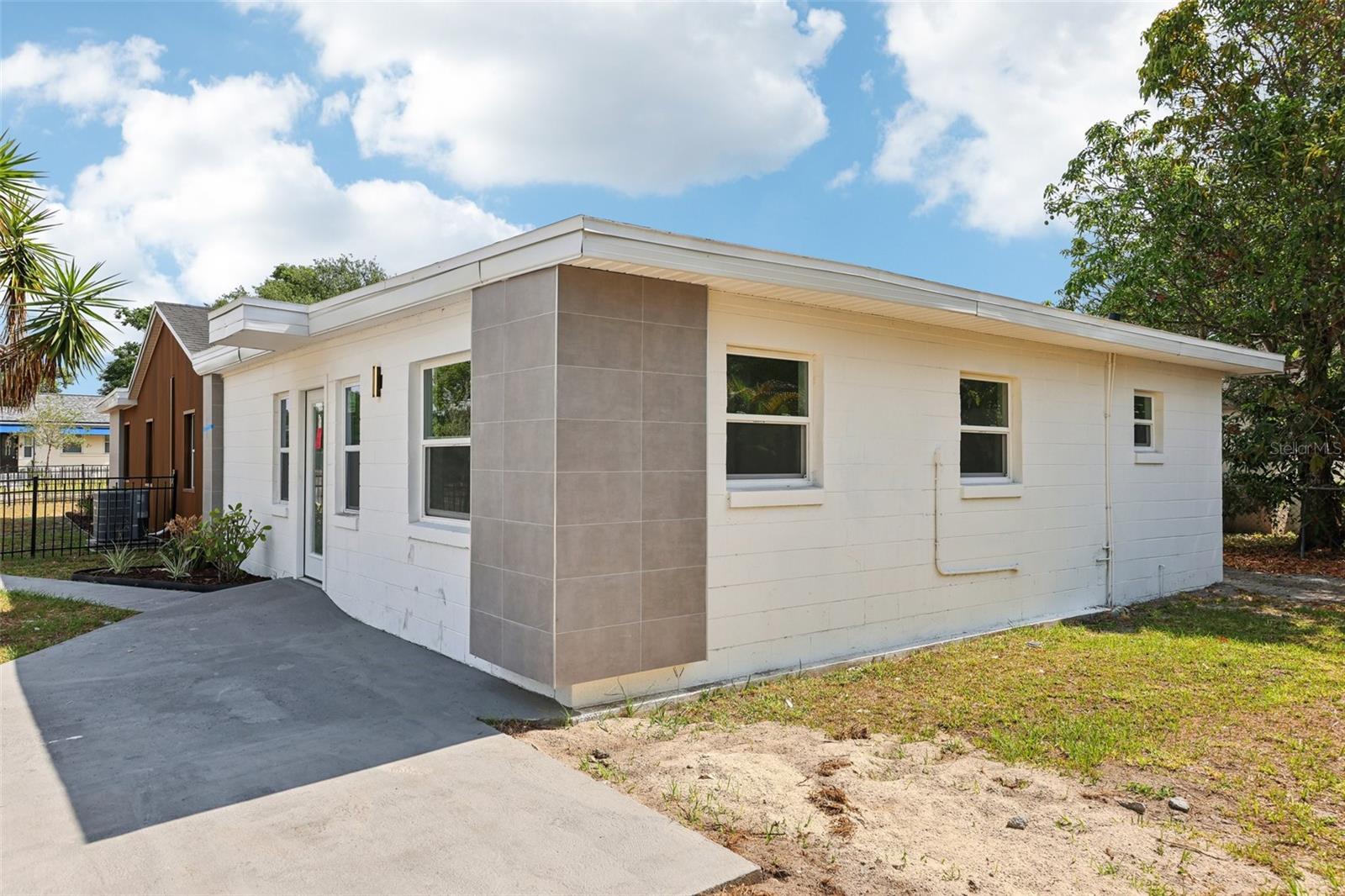 CARVER TOWN FIRST ADD - Residential Lease