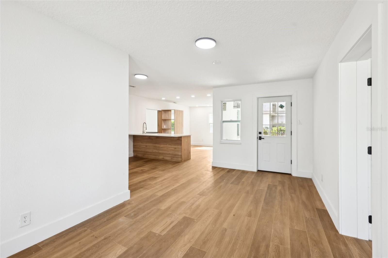 CARVER TOWN FIRST ADD - Residential Lease