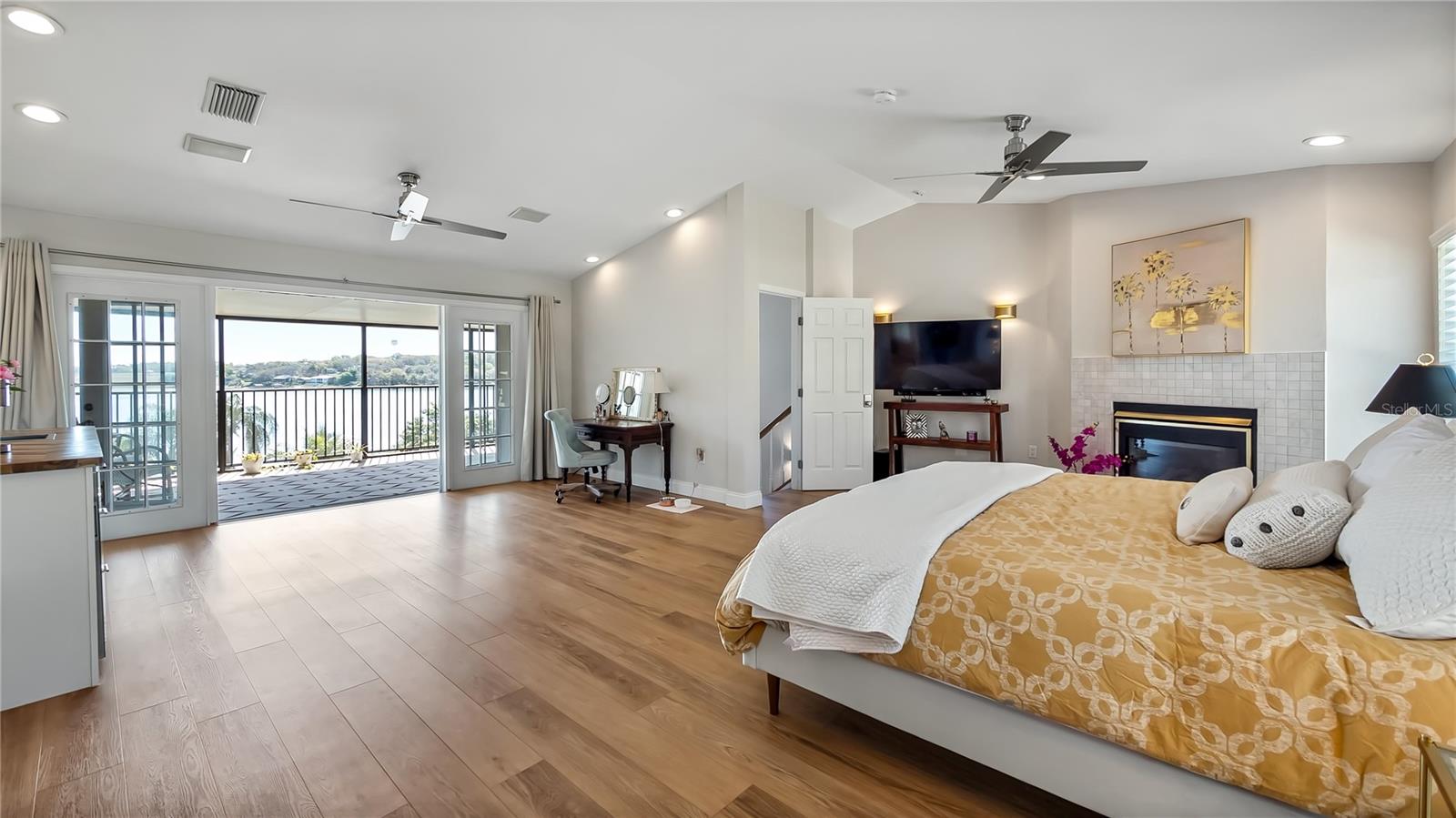 LAKE FLORENCE SHORES - Residential