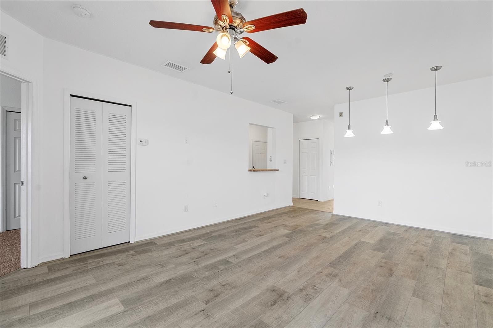 VILLA DEL SOL/MDW WOODS CONDO - Residential