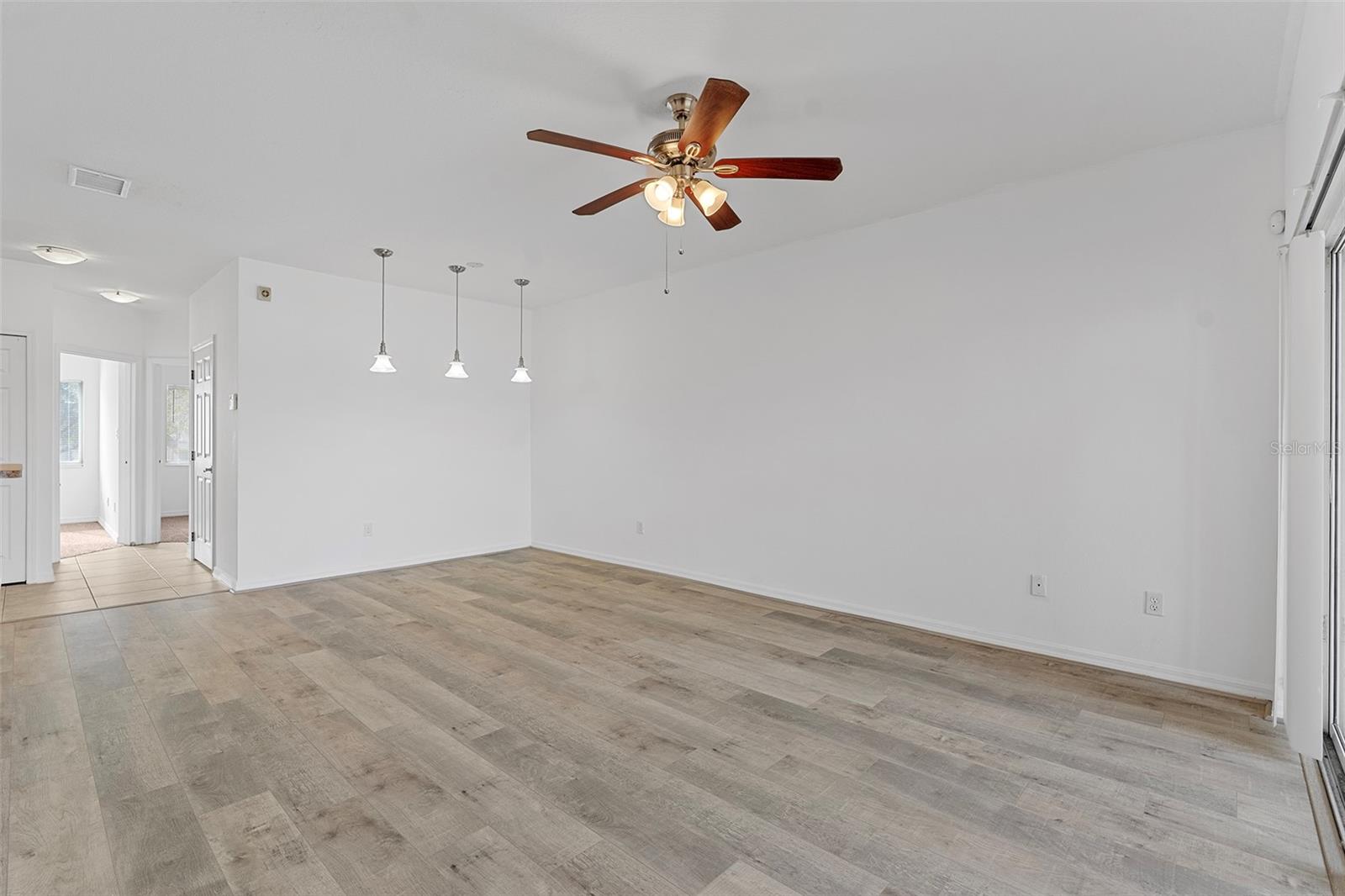 VILLA DEL SOL/MDW WOODS CONDO - Residential