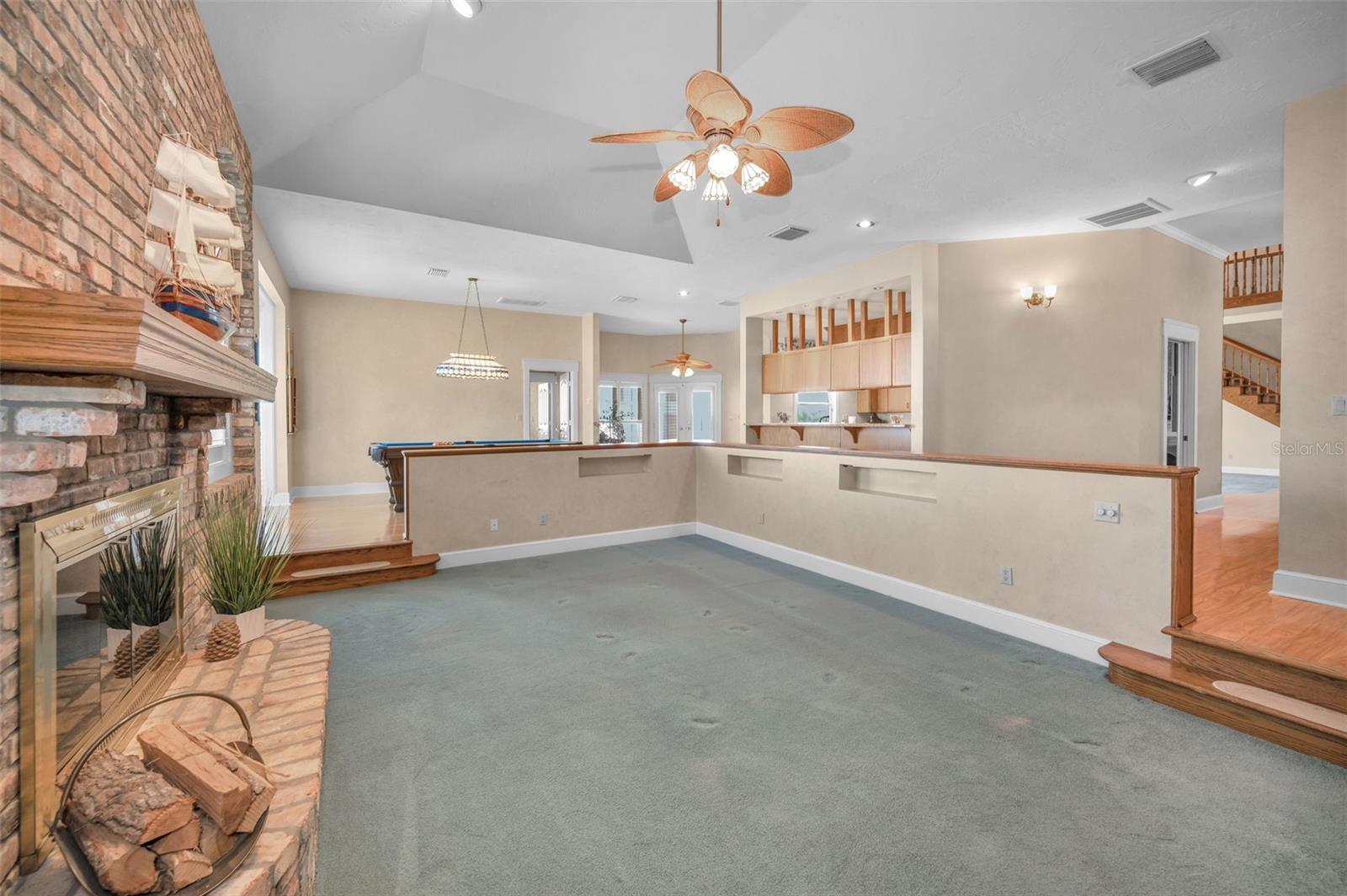 BRAESIDE PLACE - Residential