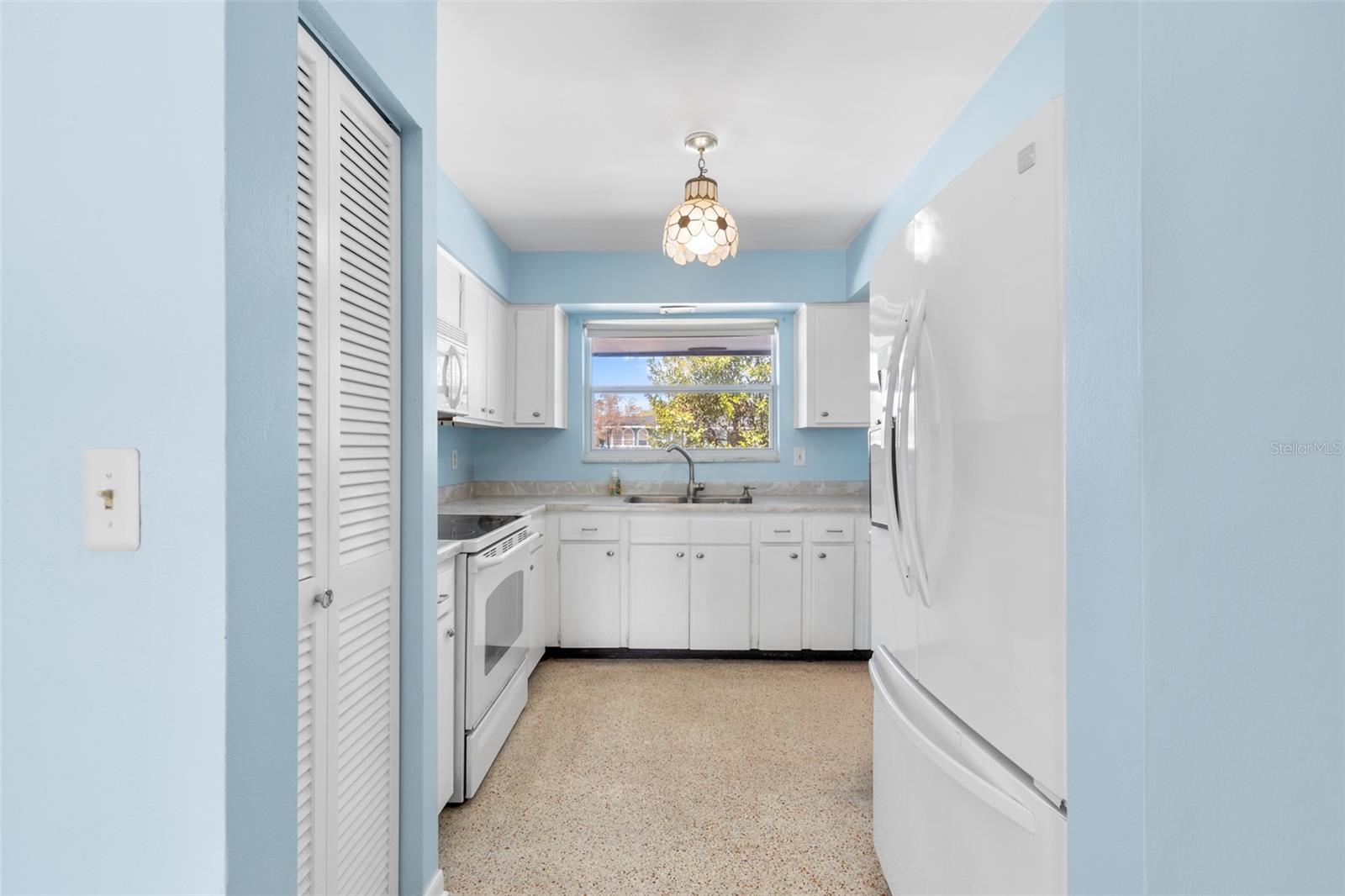 6808 TREEHAVEN DRIVE