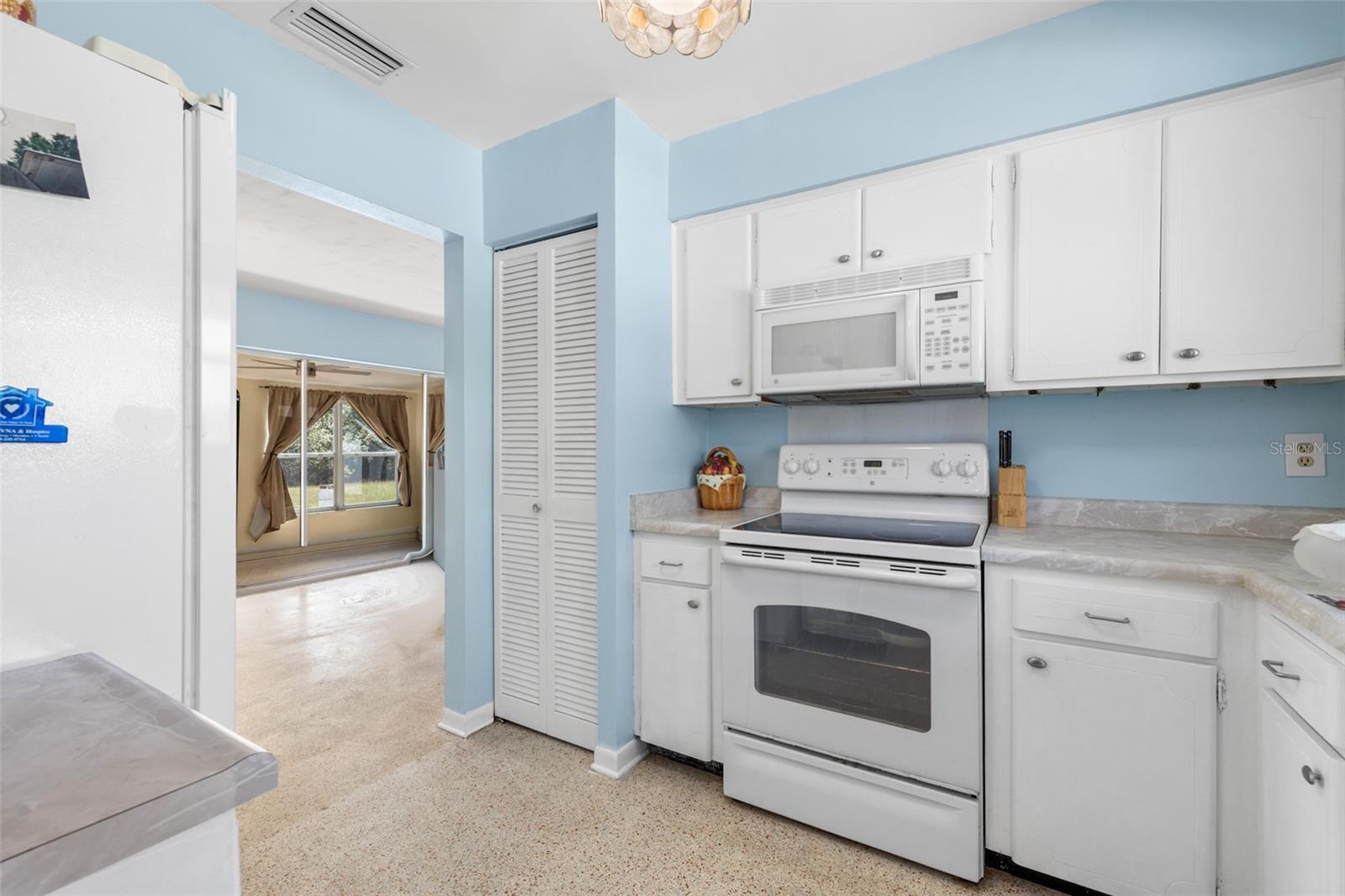 SPRING HILL - Residential