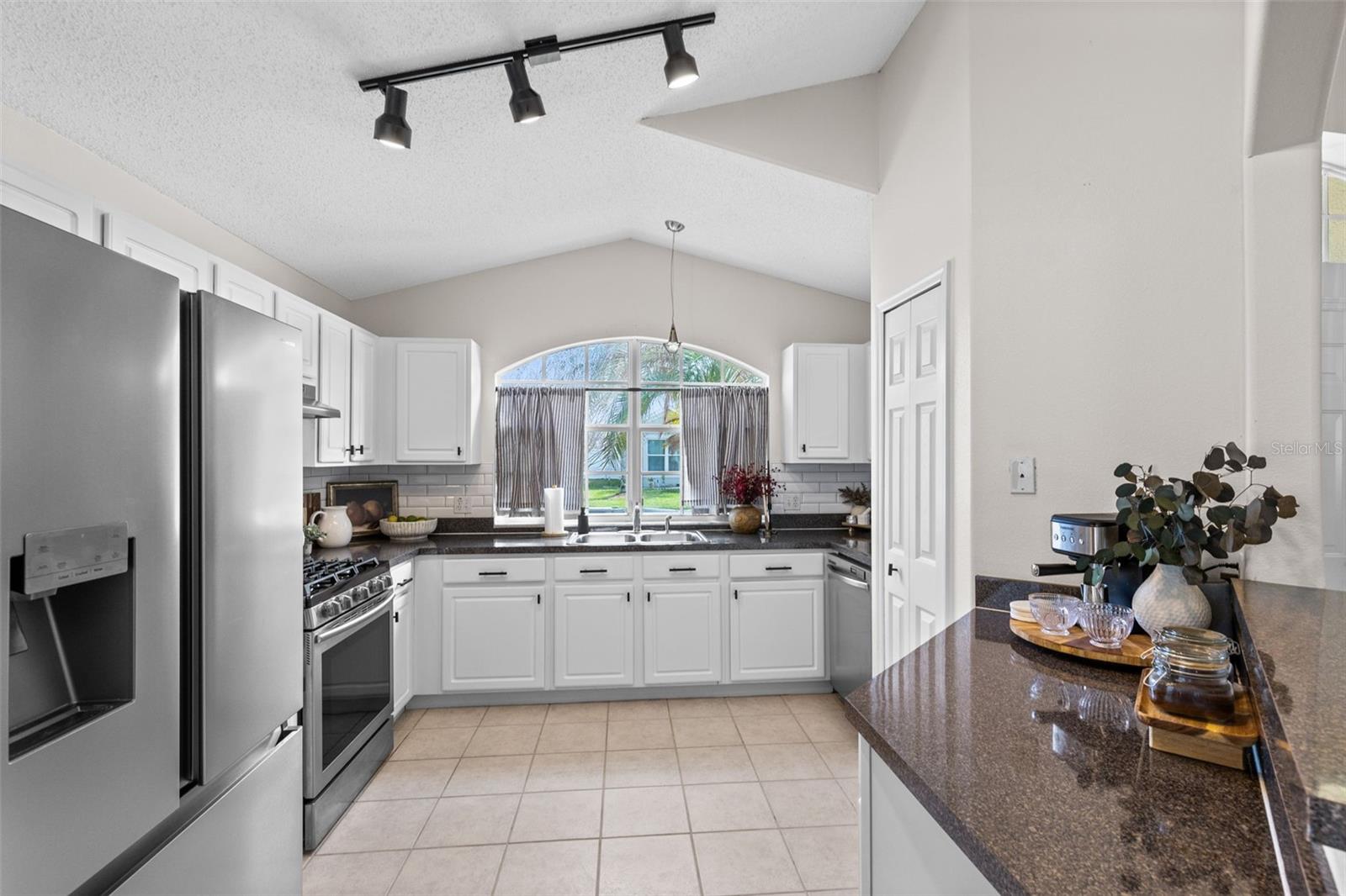 HEATHER HILL PH 01 - Residential