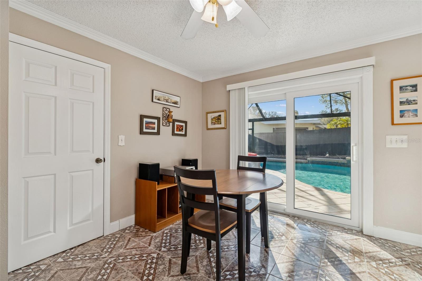 HIDDEN LAKE - Residential