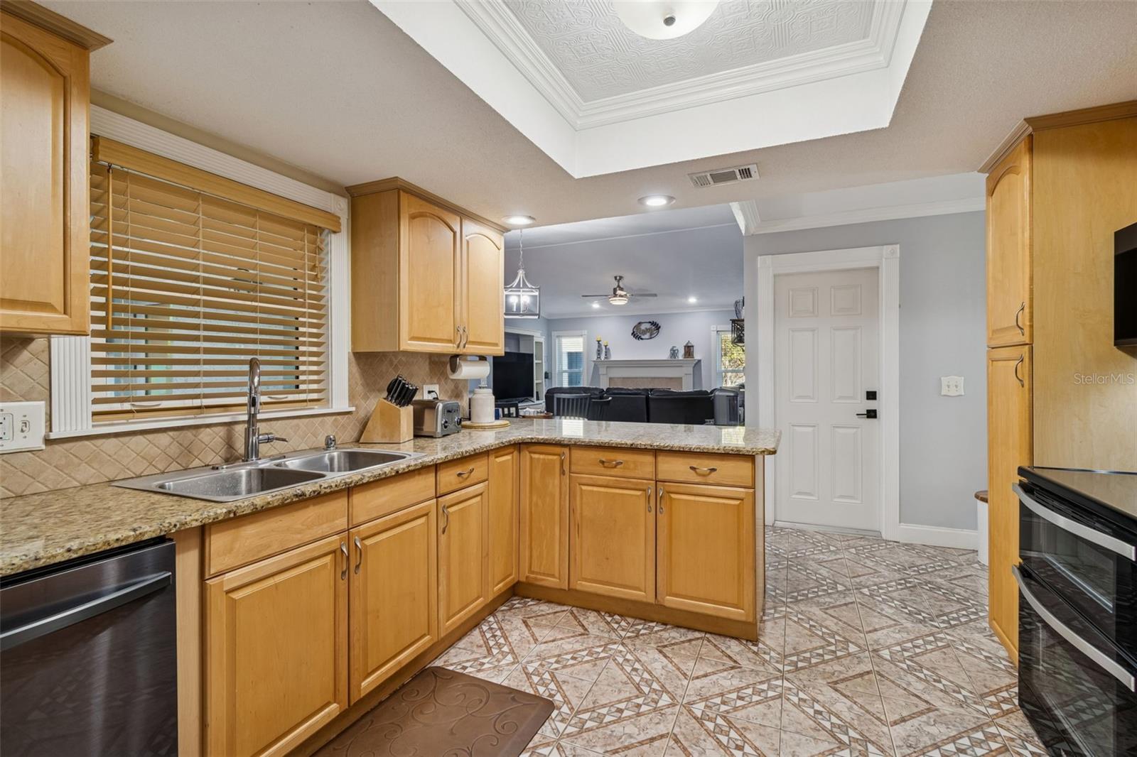 HIDDEN LAKE - Residential