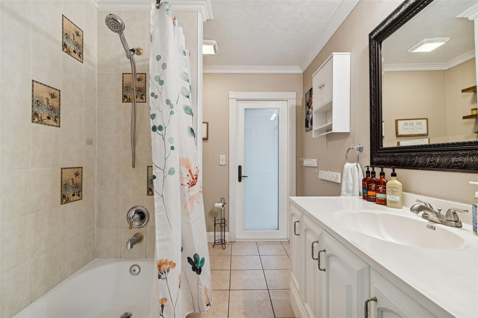 HIDDEN LAKE - Residential