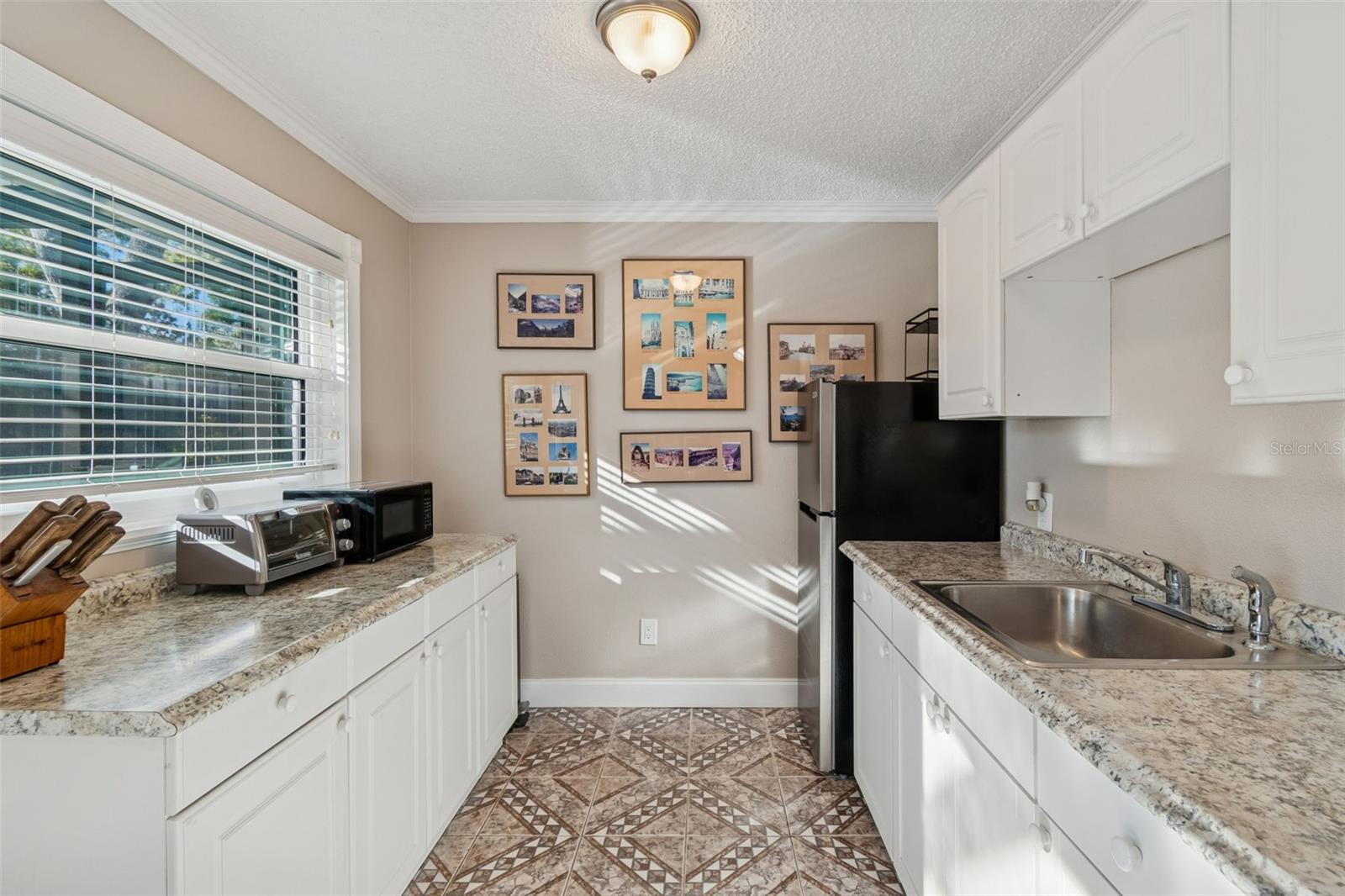 HIDDEN LAKE - Residential