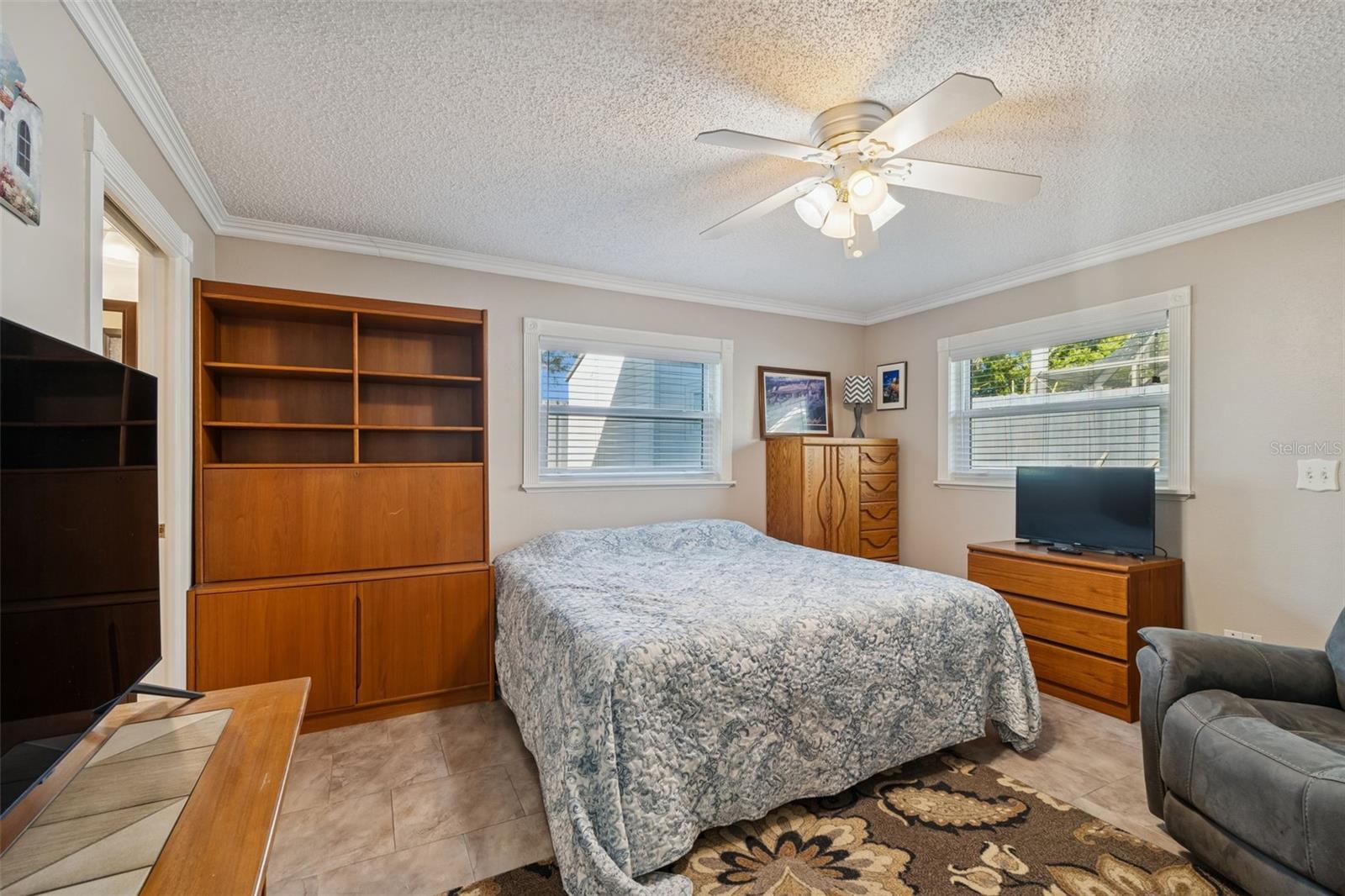 HIDDEN LAKE - Residential