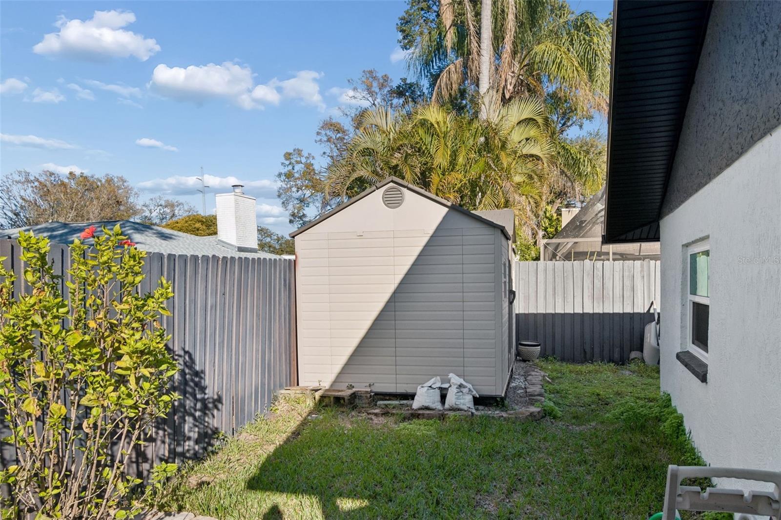 HIDDEN LAKE - Residential