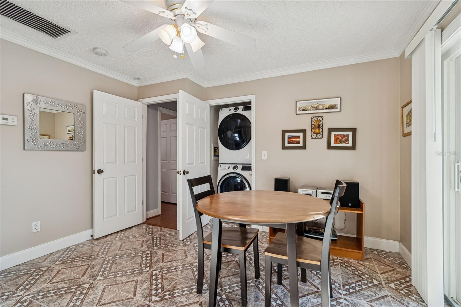 HIDDEN LAKE - Residential