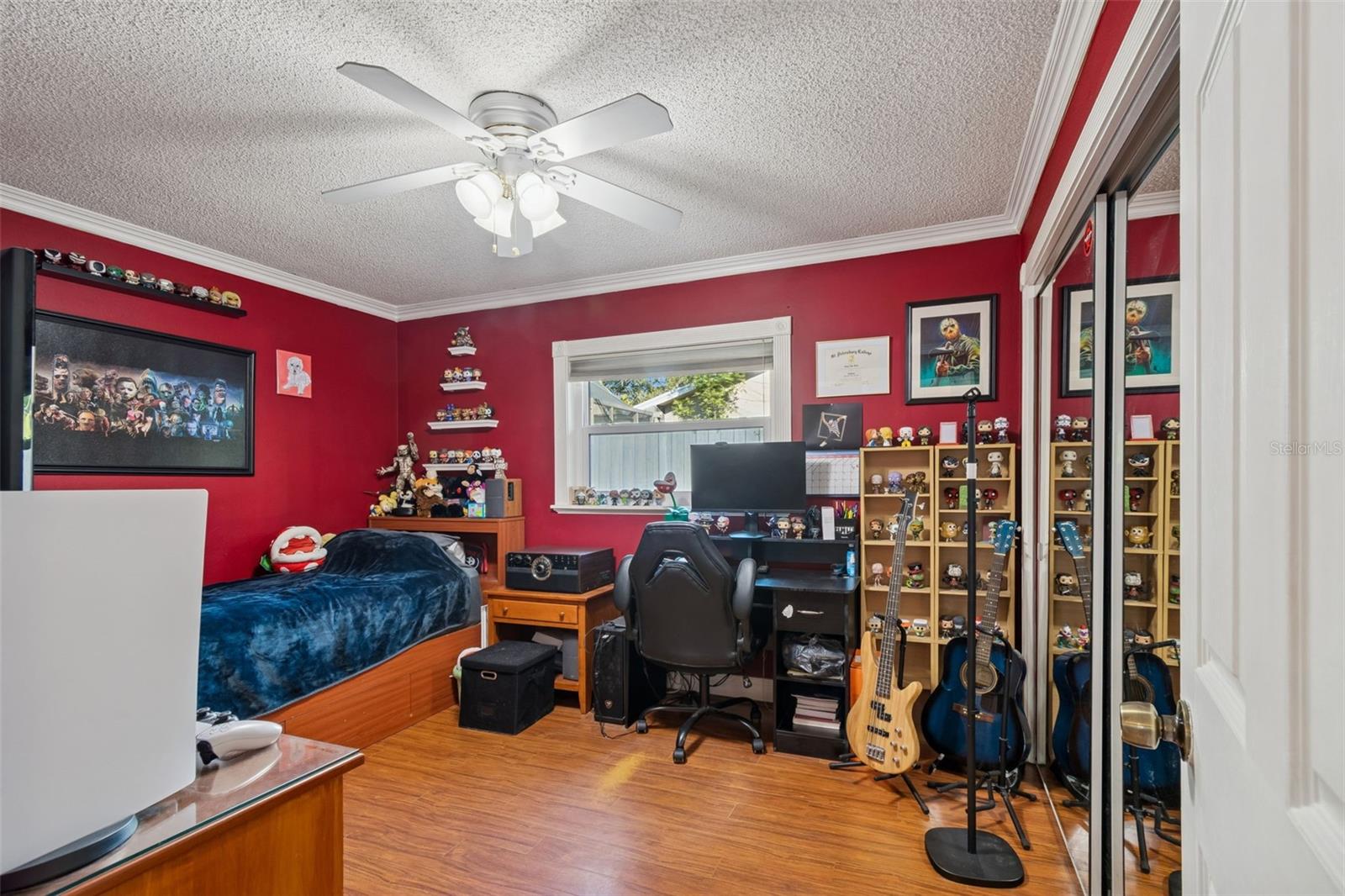 HIDDEN LAKE - Residential