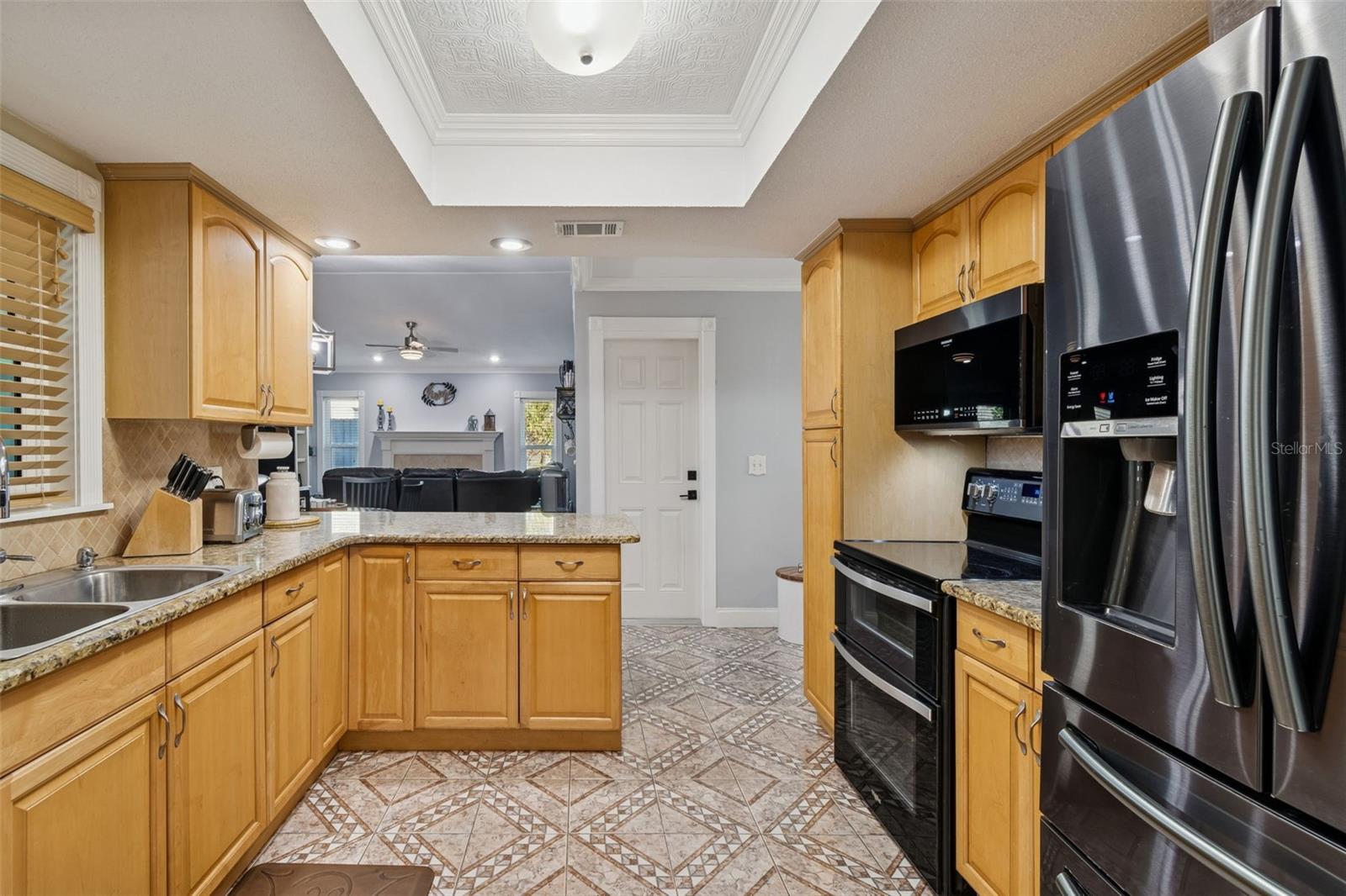 HIDDEN LAKE - Residential