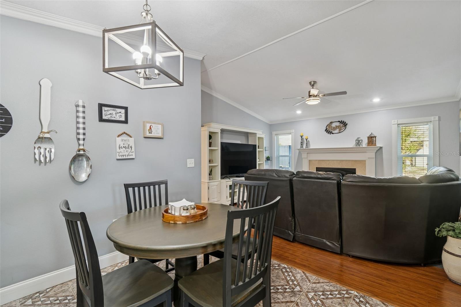 HIDDEN LAKE - Residential