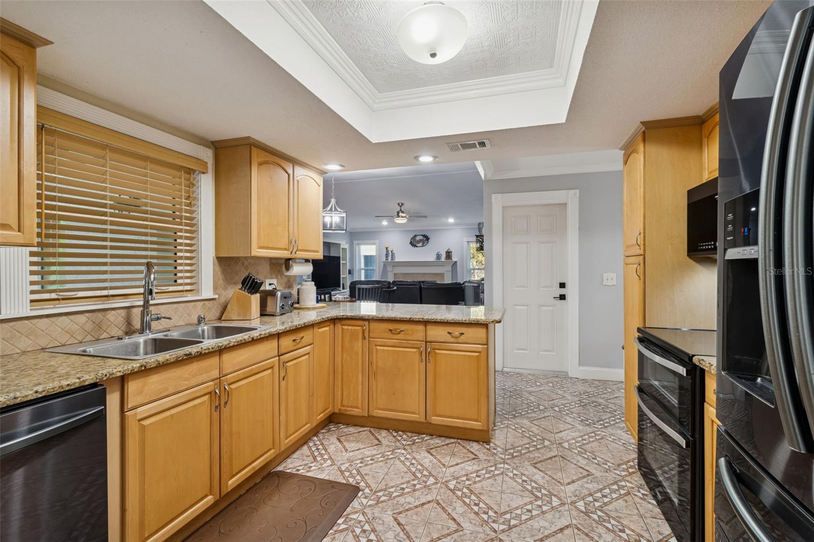 HIDDEN LAKE - Residential