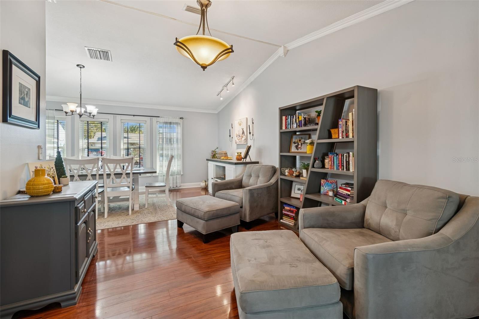 HIDDEN LAKE - Residential