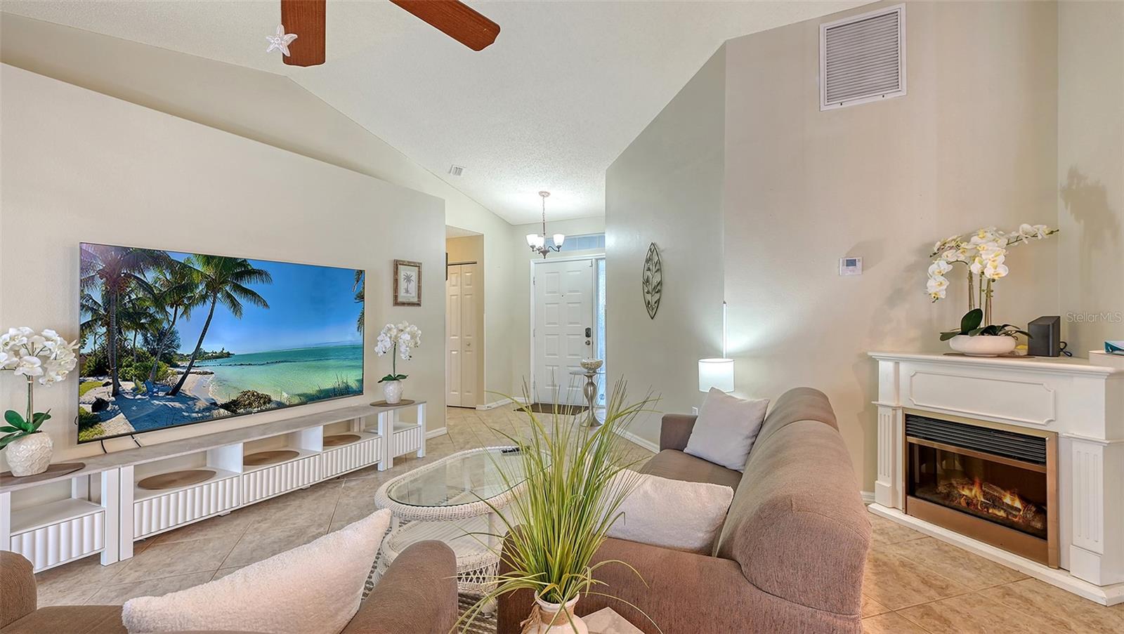 SUN HAVEN UNIT 3 - Residential Lease