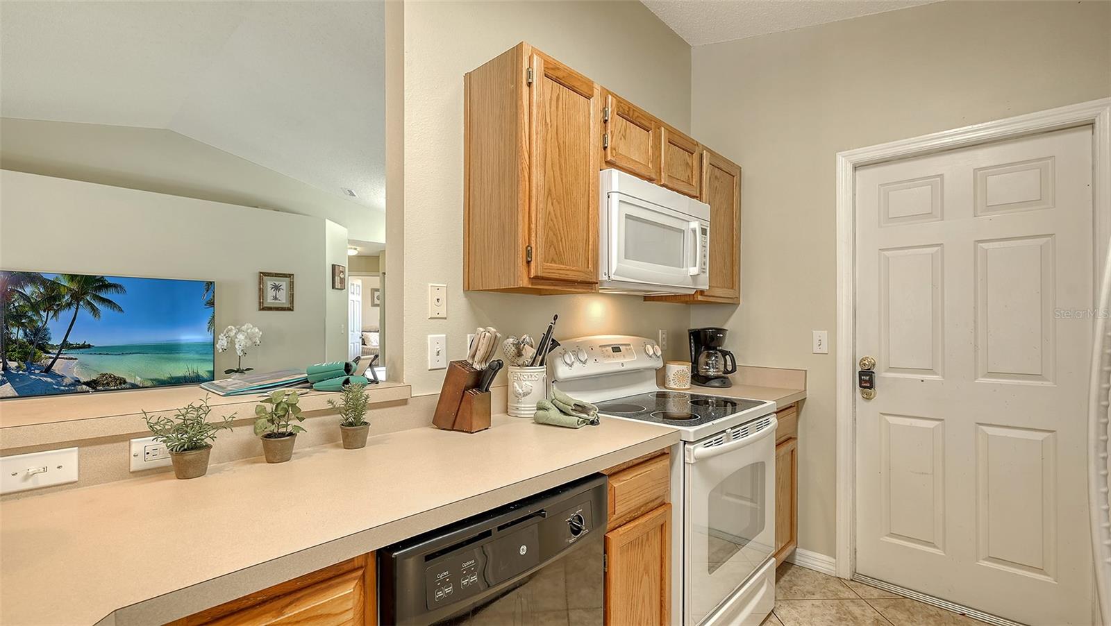 SUN HAVEN UNIT 3 - Residential Lease