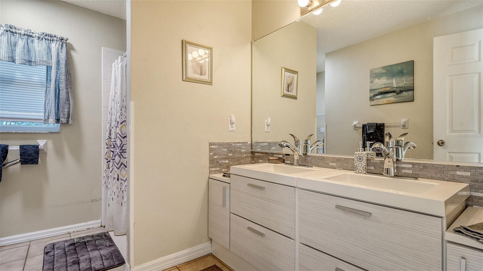 SUN HAVEN UNIT 3 - Residential Lease