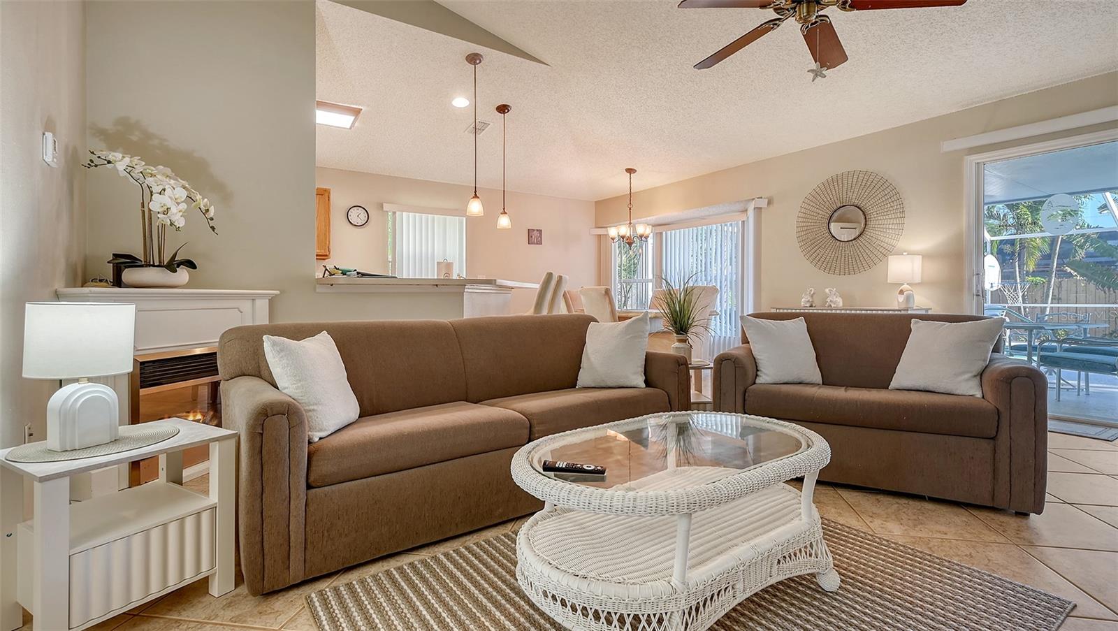 SUN HAVEN UNIT 3 - Residential Lease