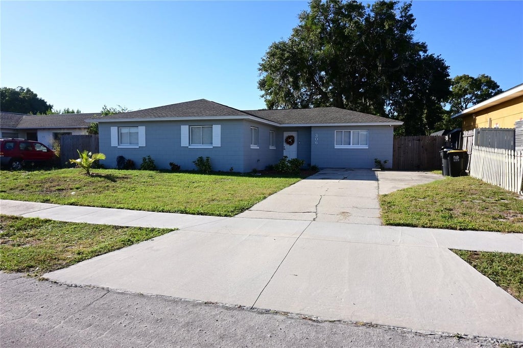Photo of 306 Fern Road, Winter Haven, FL 33880 (MLS # S5154543)