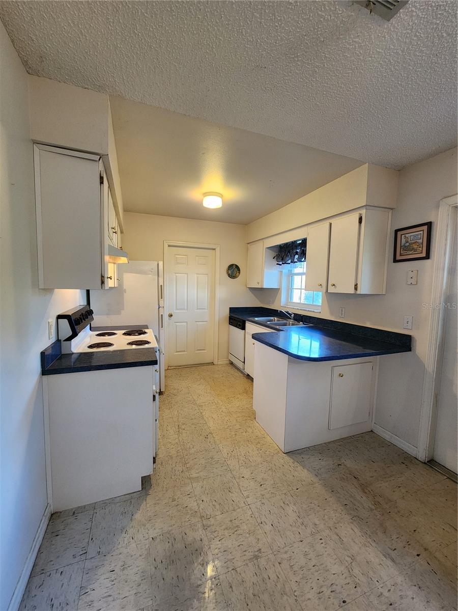 TA PRCL 41 IN SW1/4 SW1/4 SW1/4 - Residential