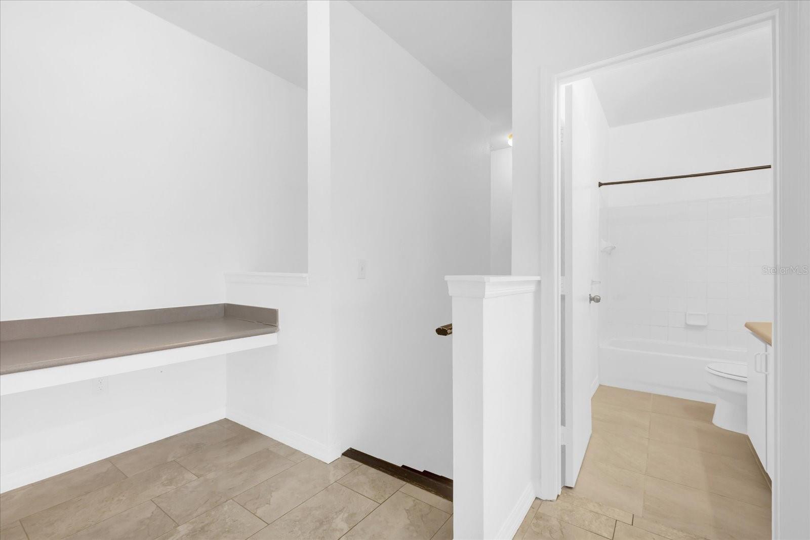 NOTTING HILL A CONDO - Residential