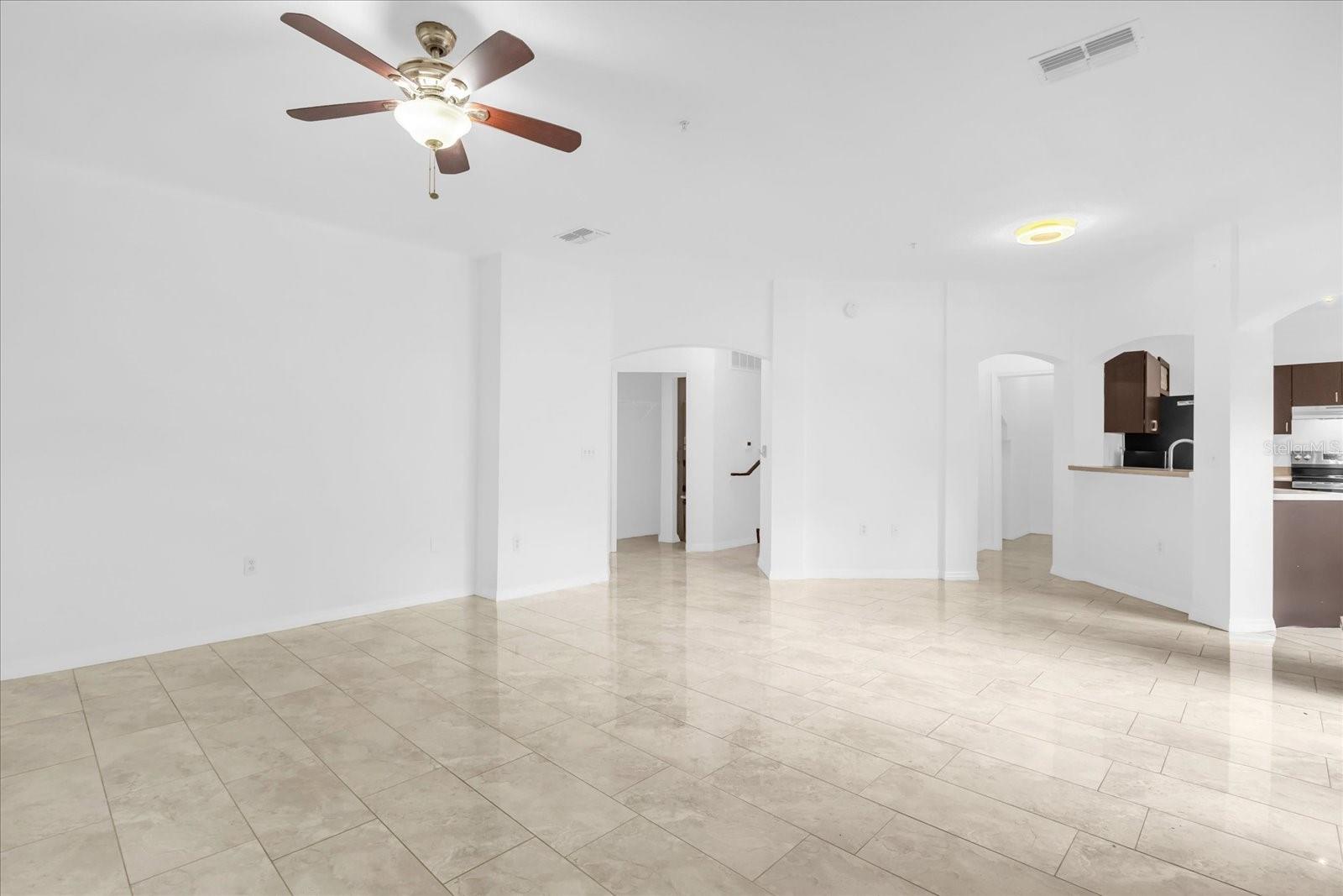 NOTTING HILL A CONDO - Residential