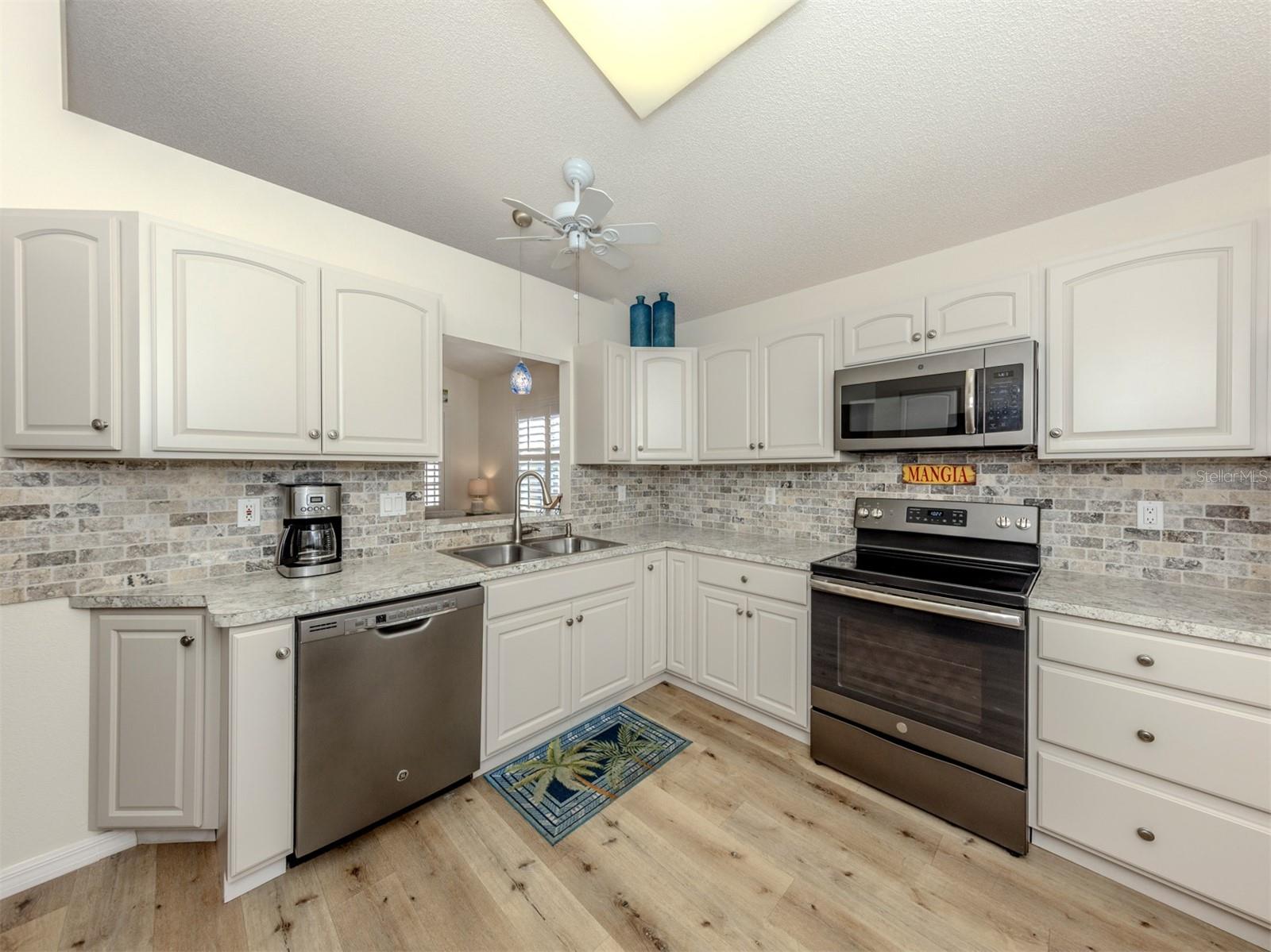 PALM VILLAS - Residential