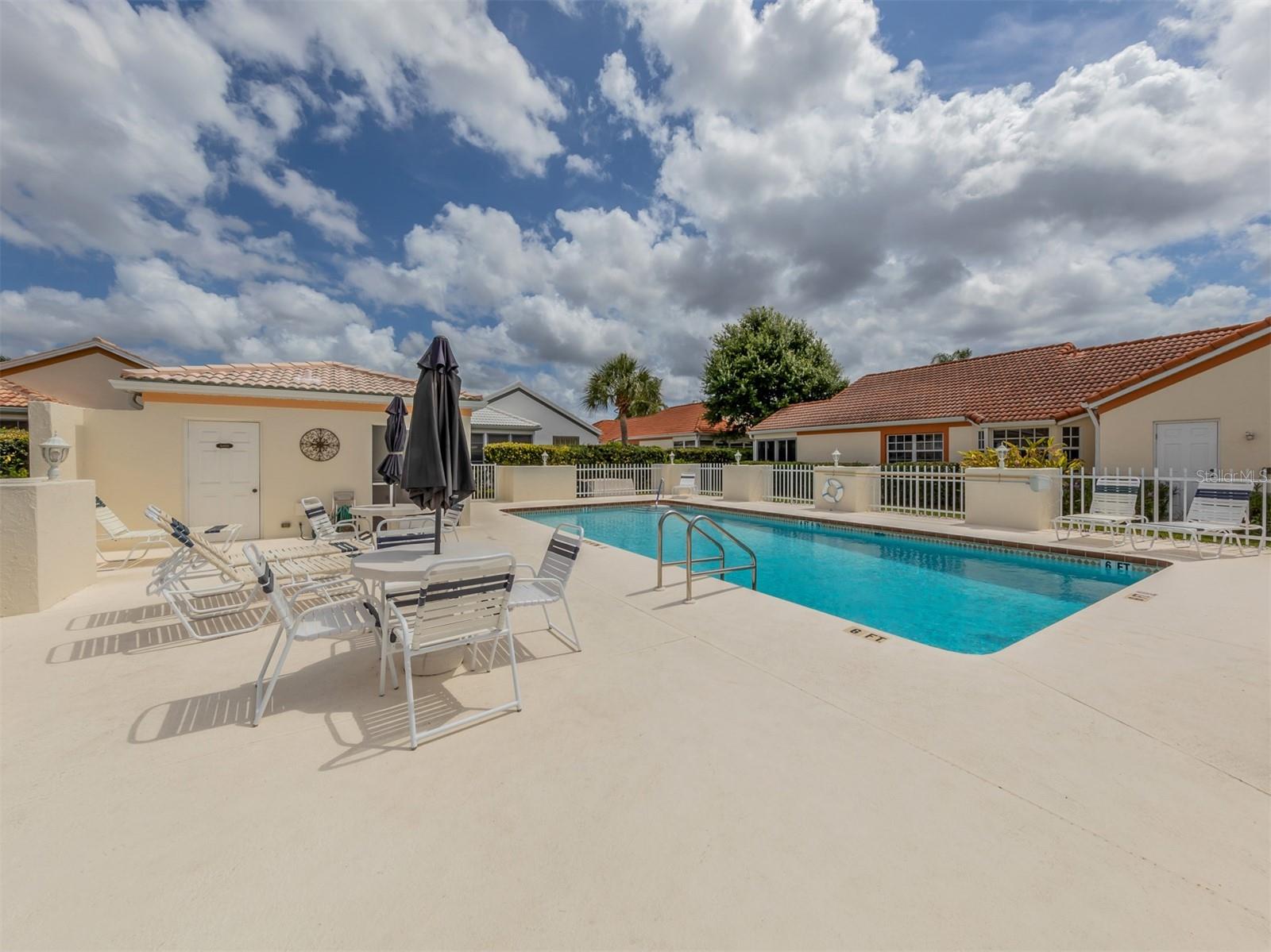 PALM VILLAS - Residential