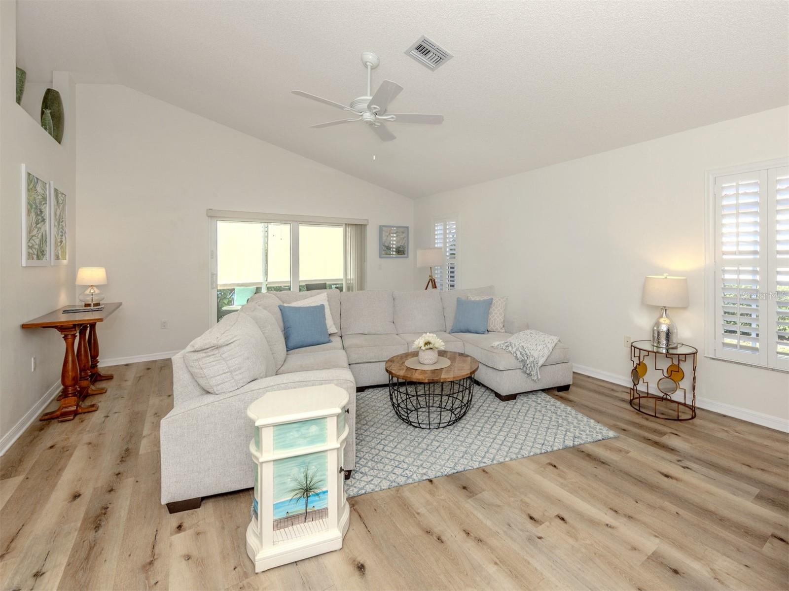 PALM VILLAS - Residential