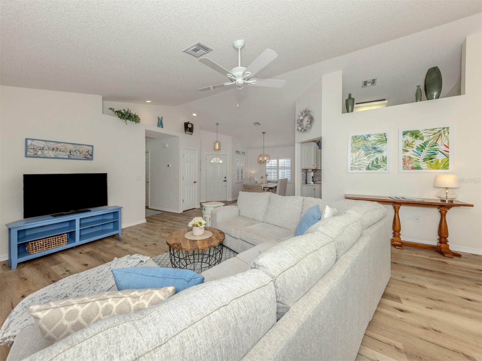 PALM VILLAS - Residential