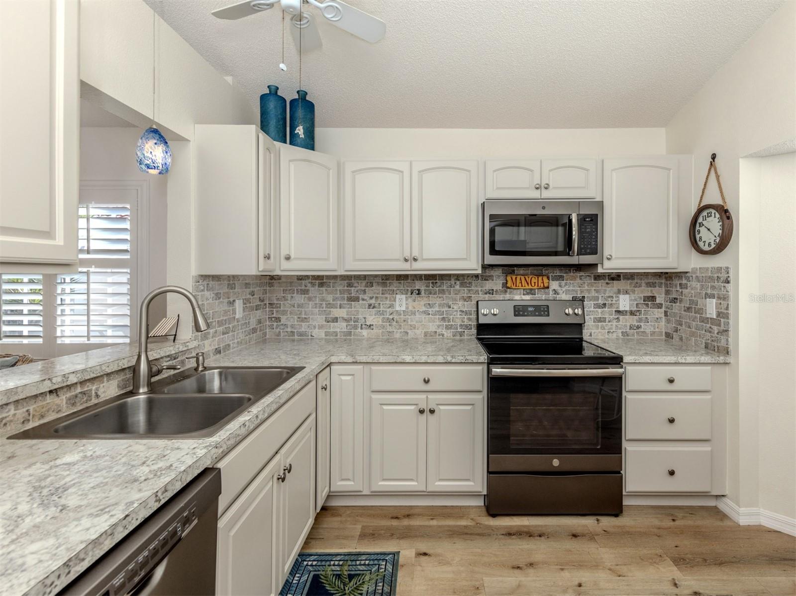 PALM VILLAS - Residential