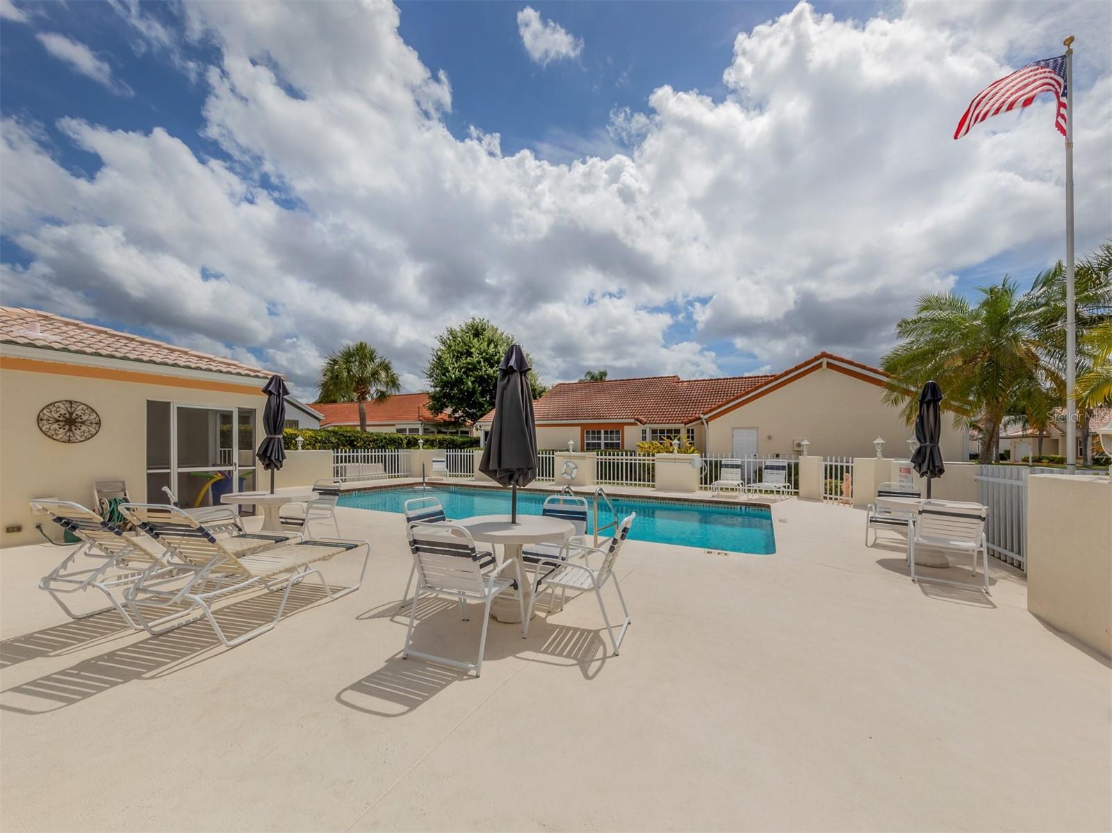 PALM VILLAS - Residential