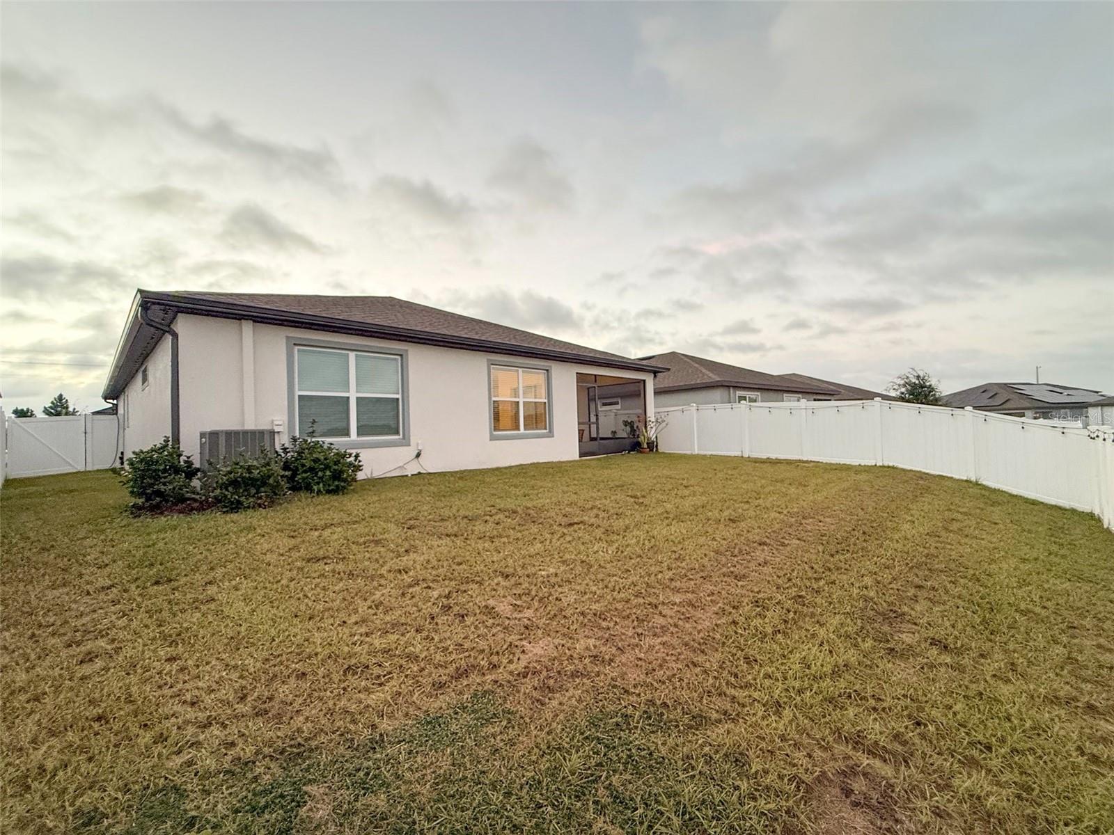 LAKE ALFRED PINES - Residential Lease