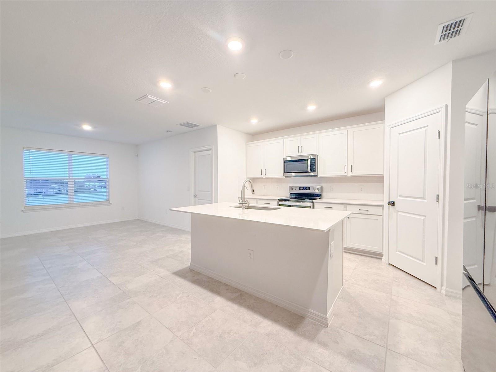 LAKE ALFRED PINES - Residential Lease