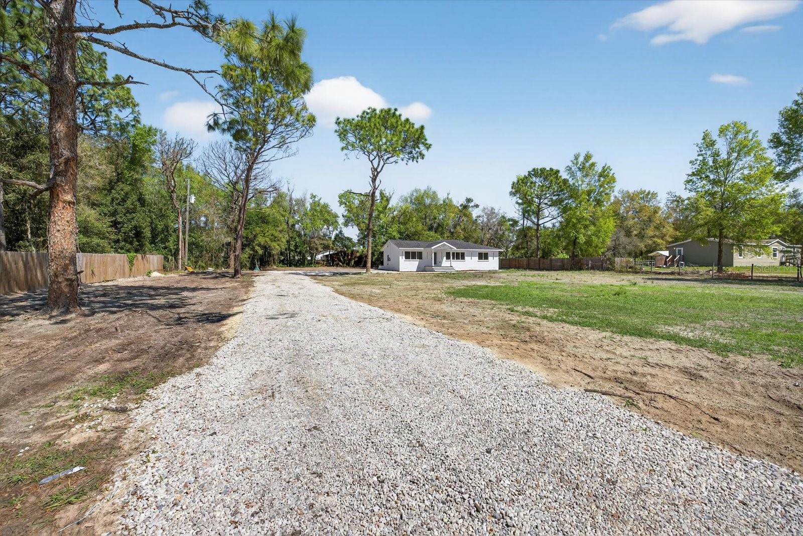 LEISURE HILLS - Residential