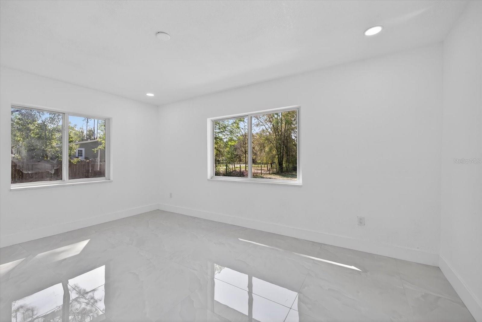 LEISURE HILLS - Residential