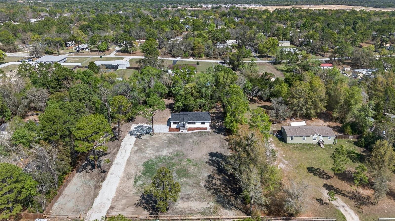 LEISURE HILLS - Residential